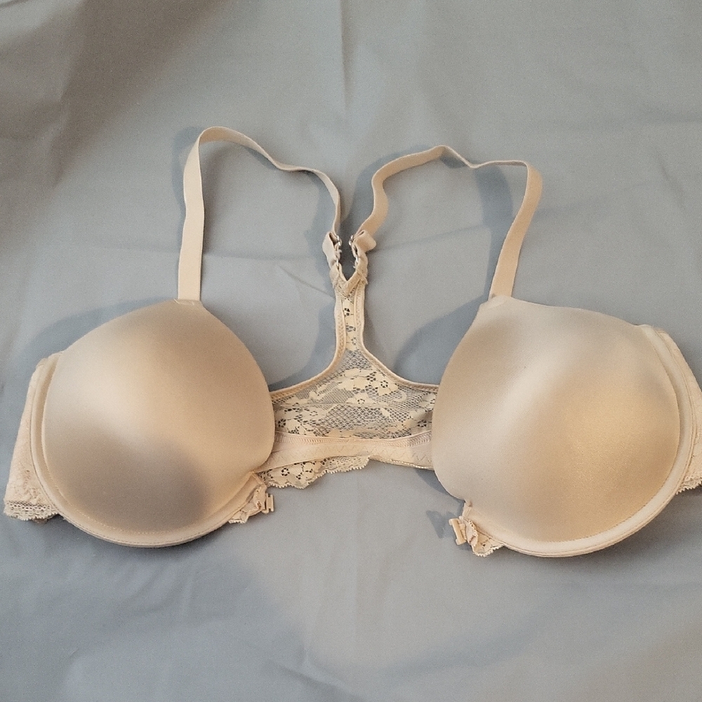 38 C Maidenform front opening bra---012495